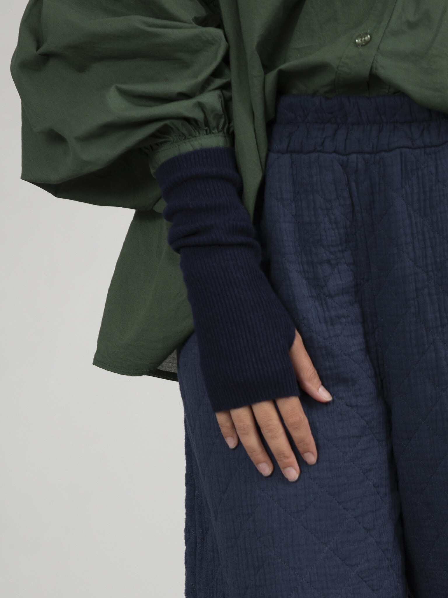 Les Soeurs Gants en cachemire Rae 2. À la recherche d'un cadeau? Offrez de la chaleur et du style! Ces gants vous gardero...
