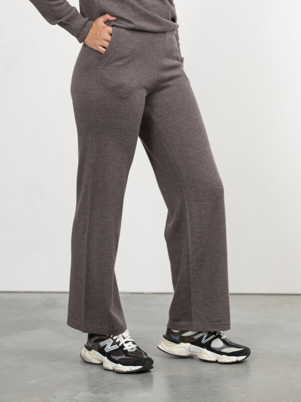 Selected Knitted trousers Hanni 3. For effortless style, opt for these pants, a must-have for every season. The knitted f...