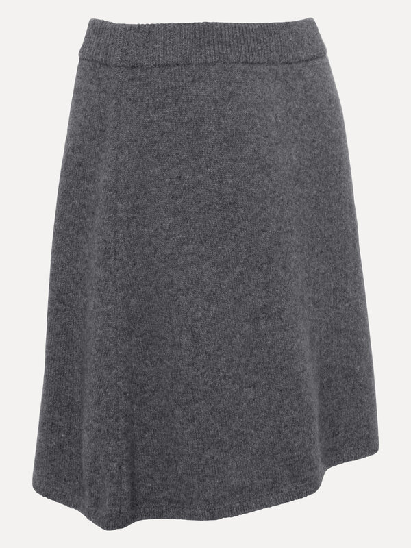 Les Soeurs Knitted skirt Alia 7. This stylish knitted skirt is a timeless favorite in your wardrobe. The flattering A-lin...