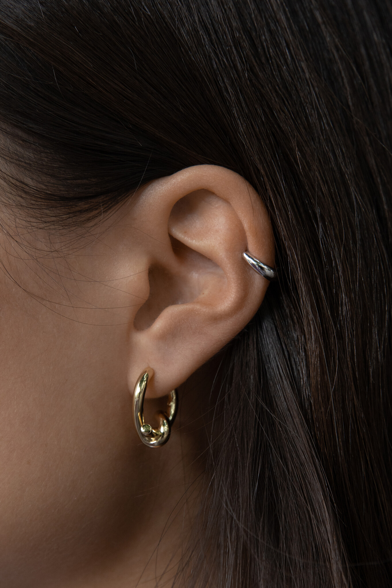 Les Soeurs Earring Jazz Knot 2. The perfect huggie earring with a subtle knot detail to complete the look. Easy to style ...