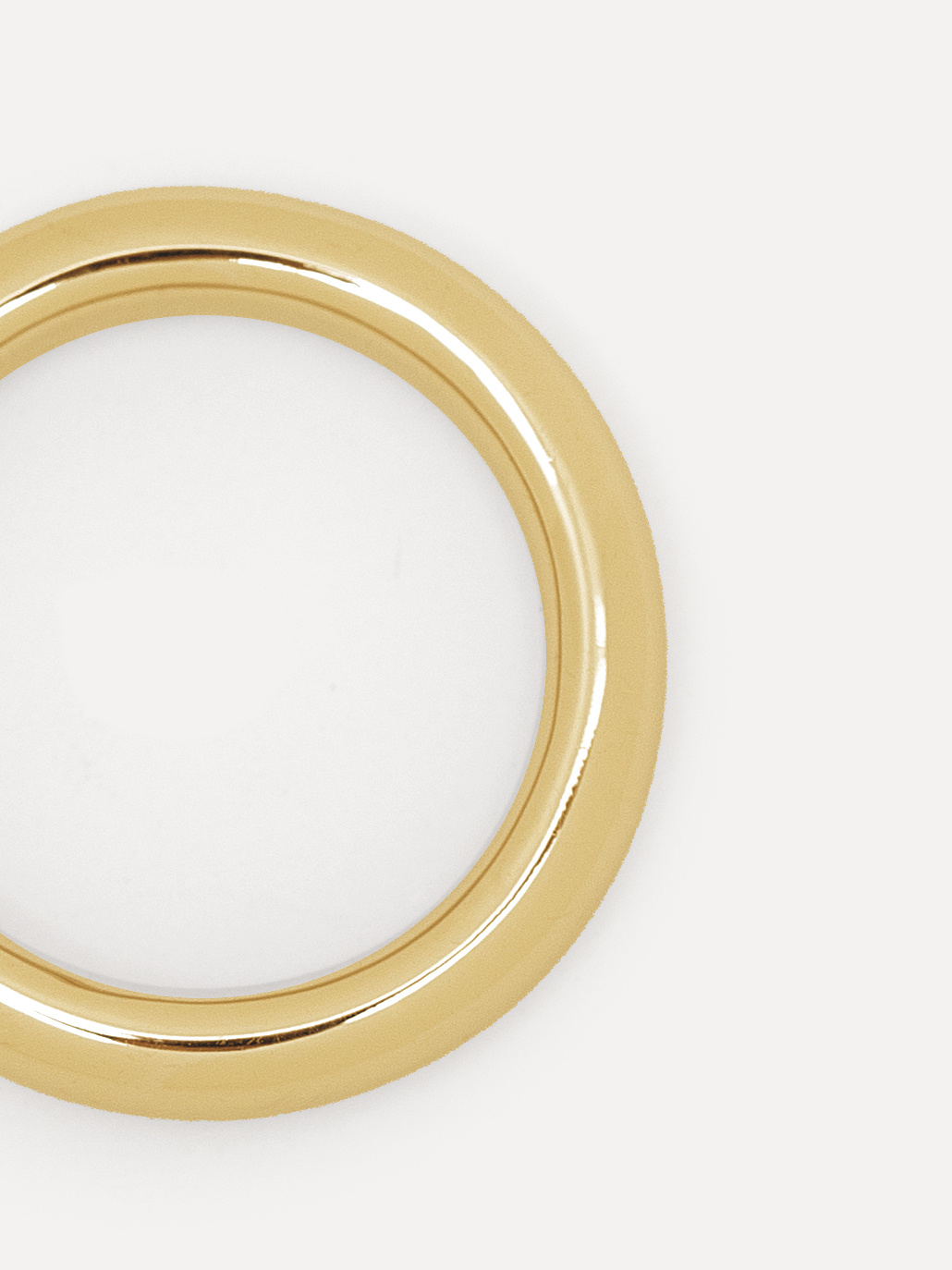 Les Soeurs Bague Gabi 3. Parfait à porter seul ou à superposer, cette bague est un article que vous pouvez chérir pour to...