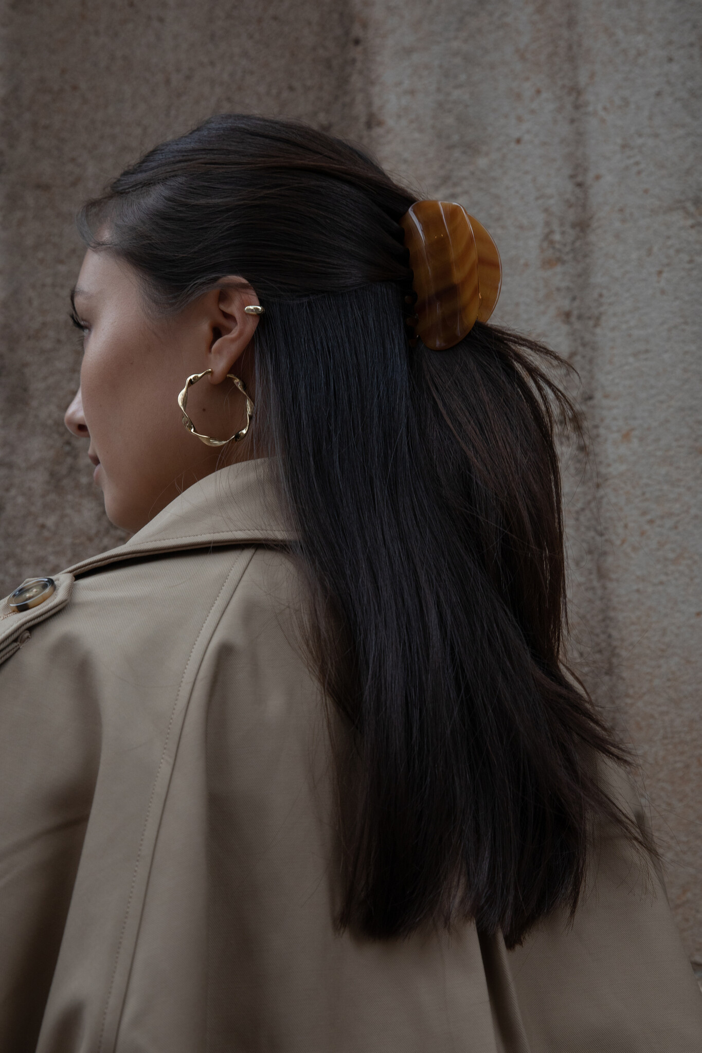Les Soeurs Earrings set Fara Twisted 4. The striking hoops you didn't know your earring collection was craving this seaso...