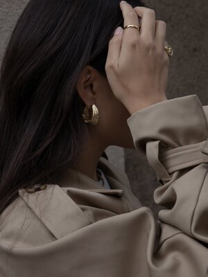Ring Gabi. Perfect for wearing alone or stacking, this polished ring is an item you can cherish forever. This band ring i...
