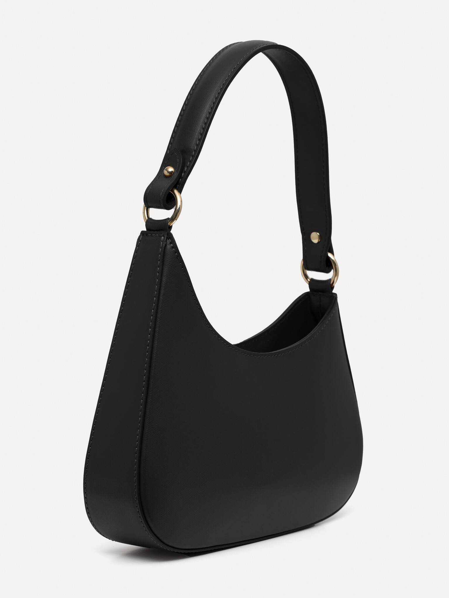 Le Marais Handtas Jerome 4. Deze halve maan handtas combineert moeiteloos stijl en functionaliteit. Met voldoende ruimte ...