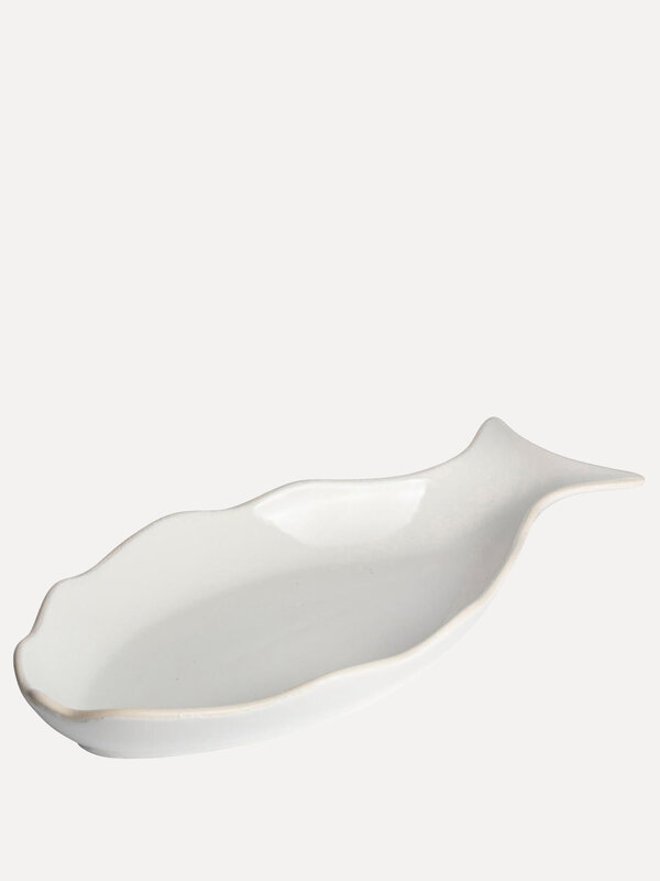 Gusta Serving plate Fish 1. This beautiful white dish in the shape of a fish adds originality to the table. Use it as a u...