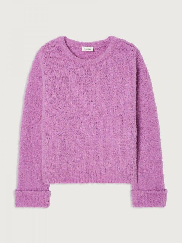 American Vintage Bouclé knitted jumper Zolly 3. Create a cozy and warm look with this lilac knitted sweater. The bouclé k...