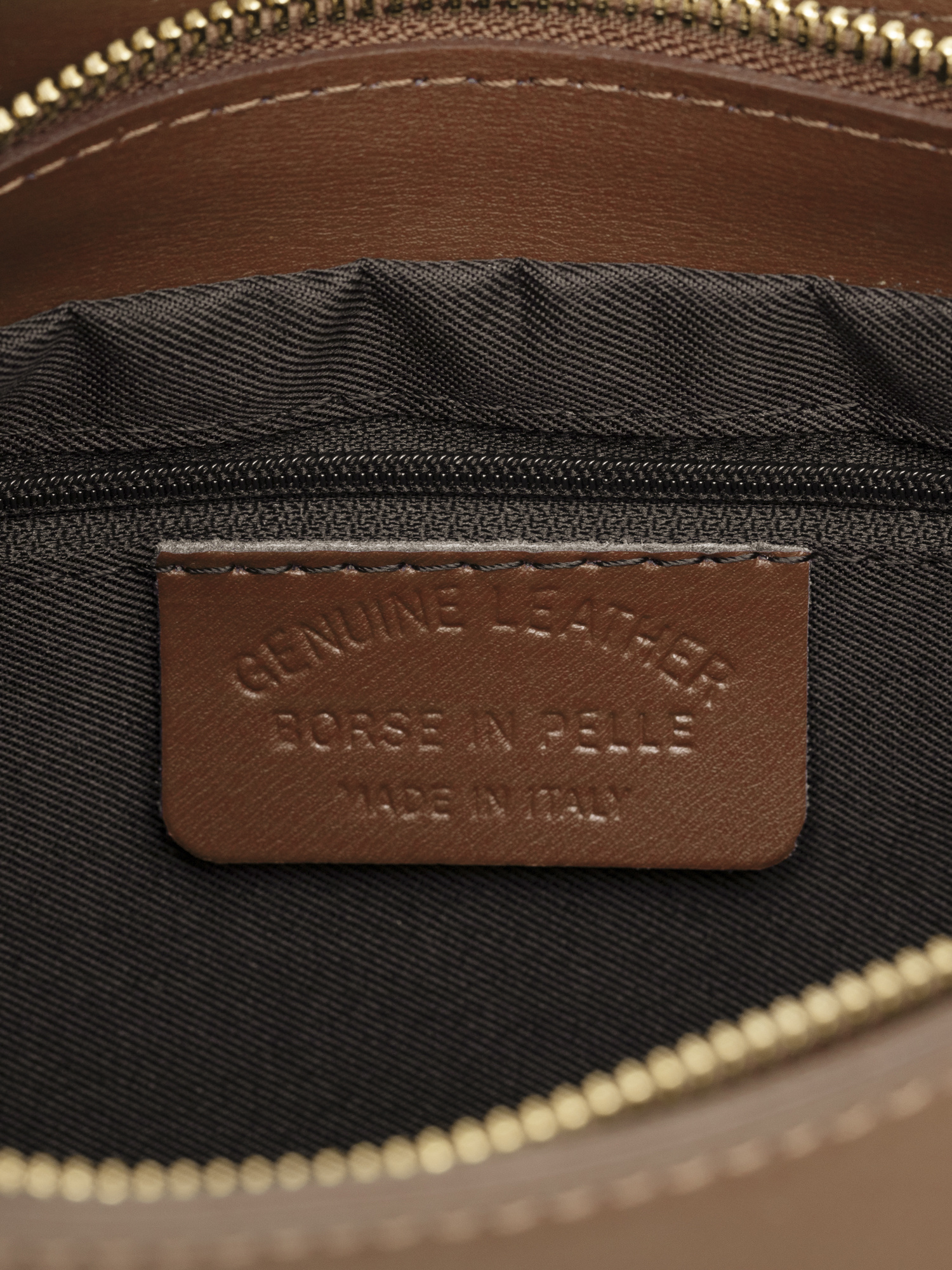 Le Marais Handbag Jerome 3. This half-moon handbag effortlessly blends style and functionality, offering ample space for ...
