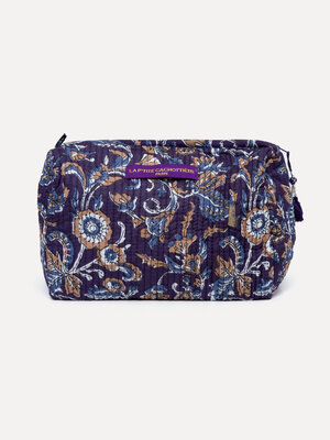 Toiletry bag Era. Experience efficiency on a larger scale with this toiletry bag. A convenient and spacious solution to s...