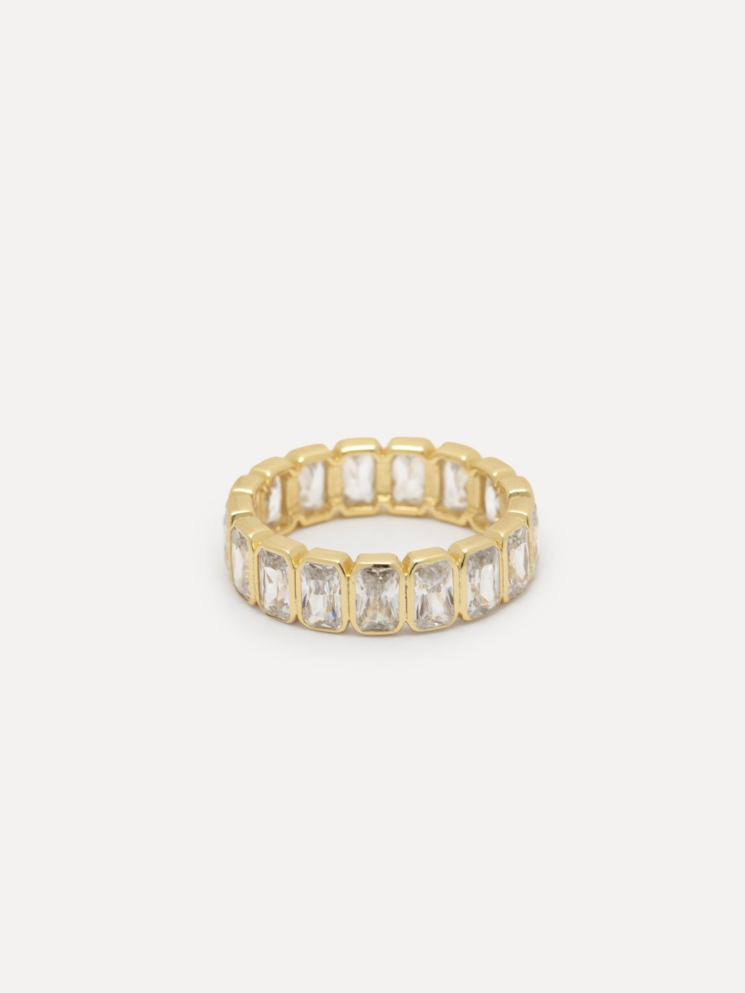 Les Soeurs Ring Gioia Baguette 3. Ontdek deze schitterende ring met royaal ontwerp, heldere zirkonia perfect gevat in een...