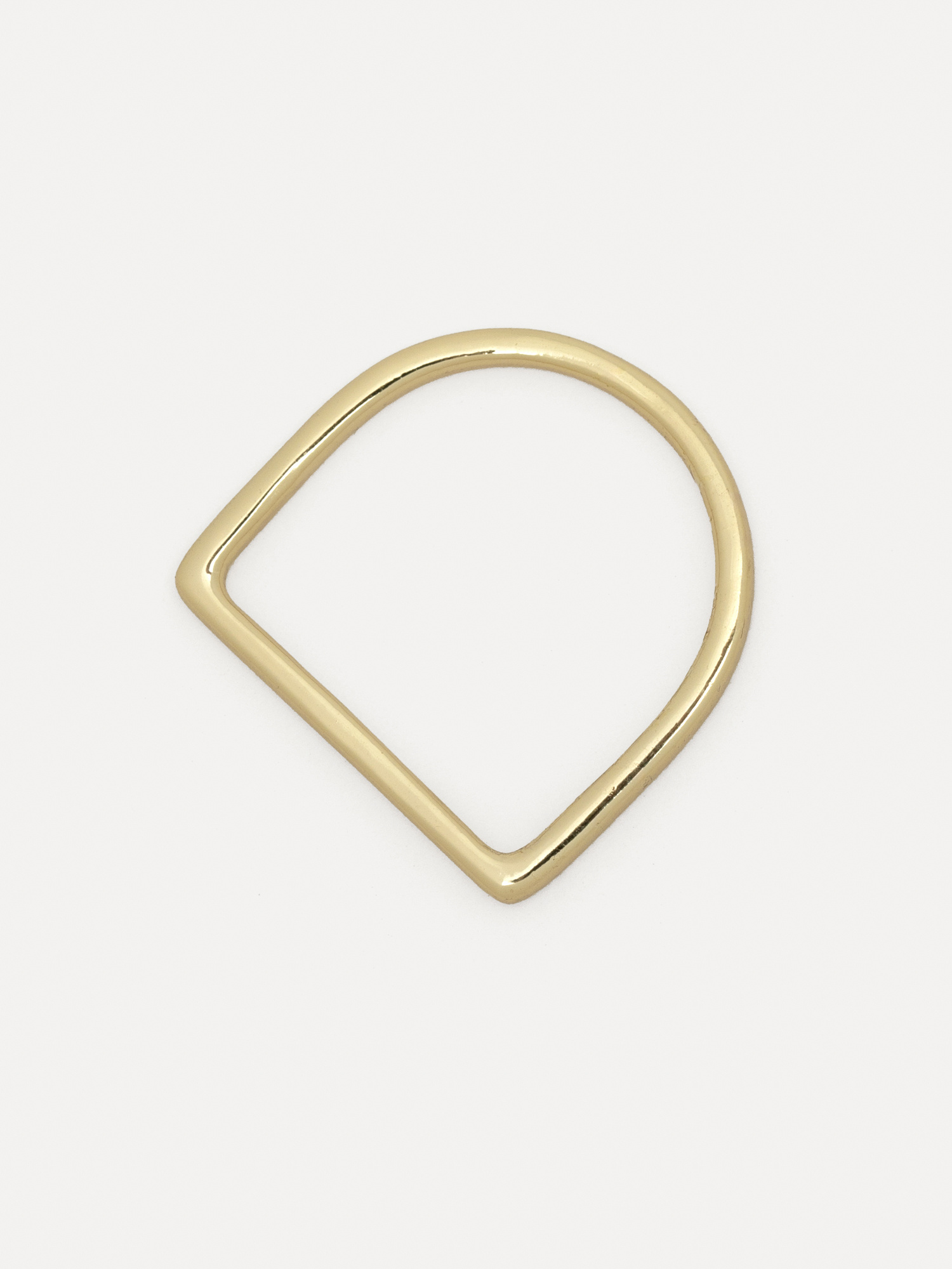 Les Soeurs Ring Gilmore 2. Tijdloos en veelzijdig, deze ring is een basic die niet snel uit de mode zal raken. Met zijn f...