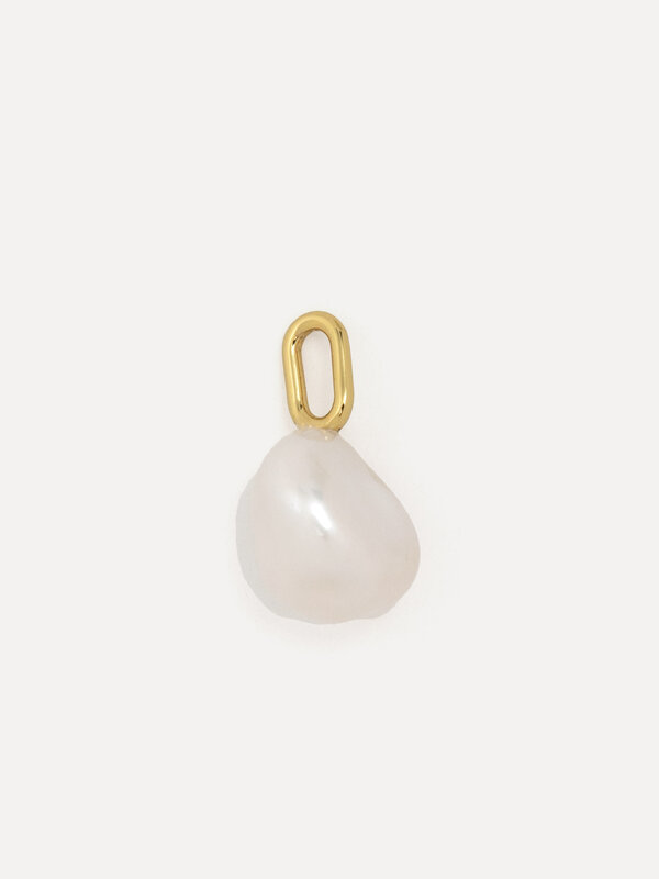 Les Soeurs Hangertje Pearl 1. Creëer een tijdloze uitstraling met deze mooie charm, een baroque parel voor aan je ketting...