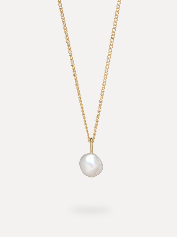 Les Soeurs Hangertje Pearl 2. Creëer een tijdloze uitstraling met deze mooie charm, een baroque parel voor aan je ketting...