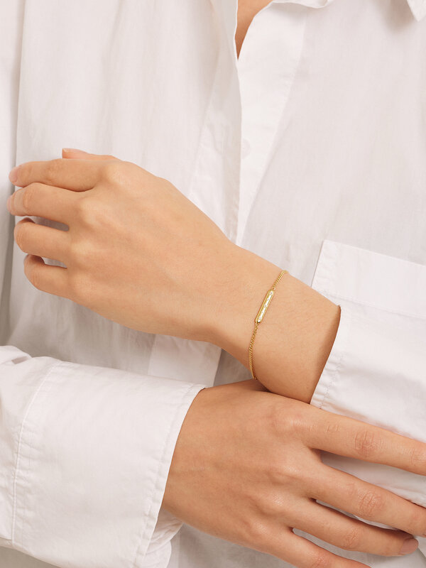 Les Soeurs Bracelet Harry Barre 3. With a subtle, beautiful design that works beautifully on its own or stacked with othe...