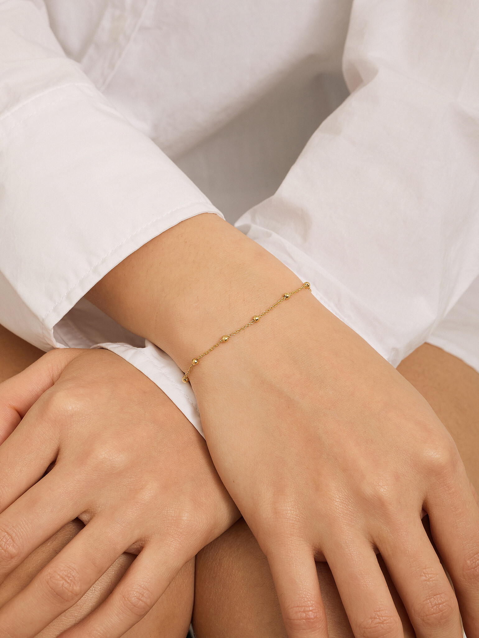 Les Soeurs Armband Hugo Dots 3. Dit charmante armbandje met kleine stipjes mag niet ontbreken in jouw sieradencollectie. ...