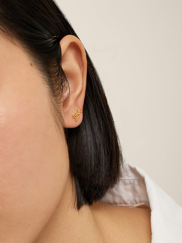 Les Soeurs Earring Jolie Love 2. Minimalist, chic and cute, this stud earring is a nice addition to your eargame!