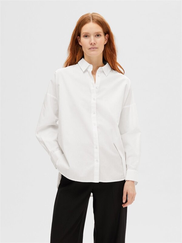 Selected Oversize chemise Dina Sanni 2. Opter pour une chemise sur mesure est toujours un excellent choix. Cette pièce pr...