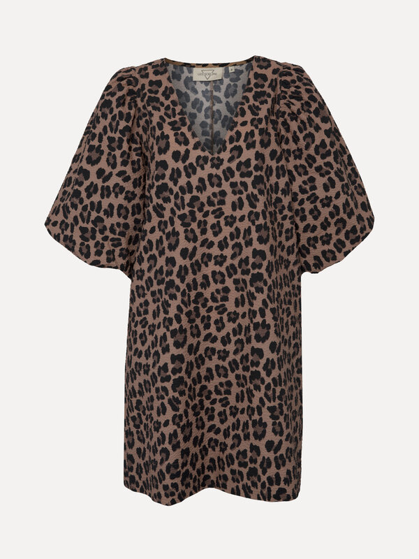 Les Soeurs Leopard dress Idris 2. Embrace your wild side in this leopard dress with balloon sleeves, a fantastic choice f...