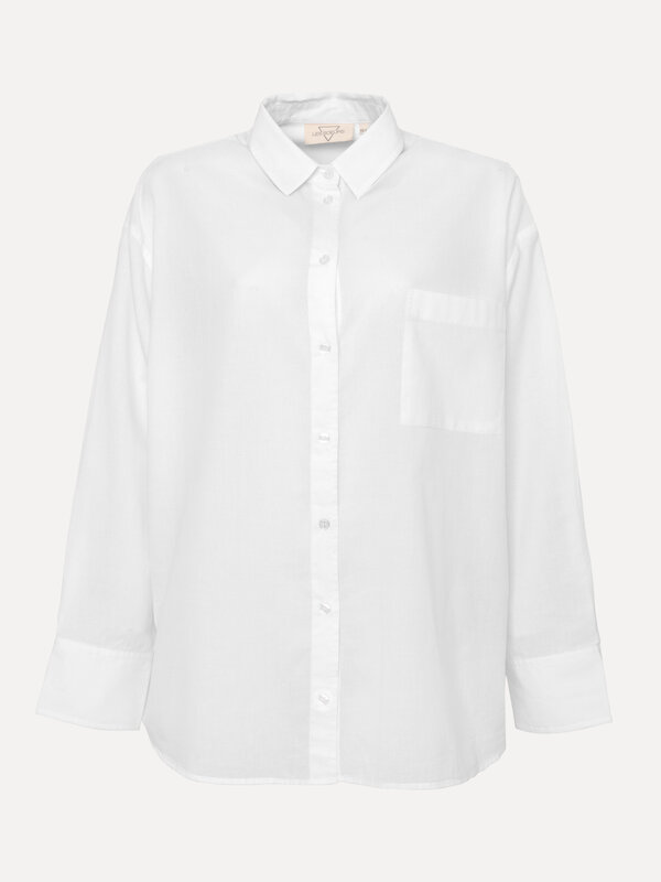 Les Soeurs Shirt Yara 2. Een wit overhemd is een tijdloze klassieker die onmisbaar is in elke kledingkast. Van formele we...