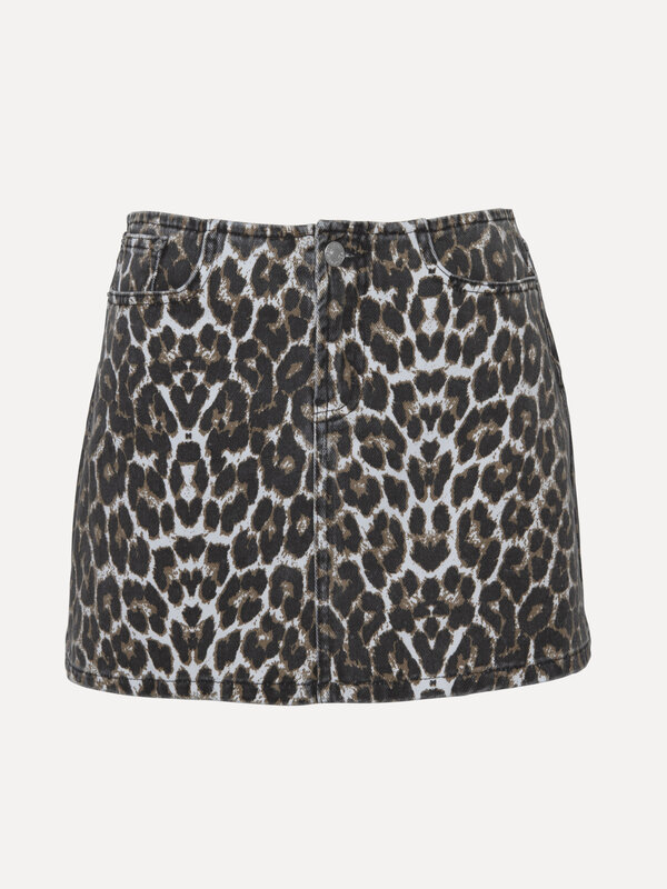 Les Soeurs Mini leopard skirt Varun 2. Transform your look with a twist by adding this mini skirt with leopard print to y...