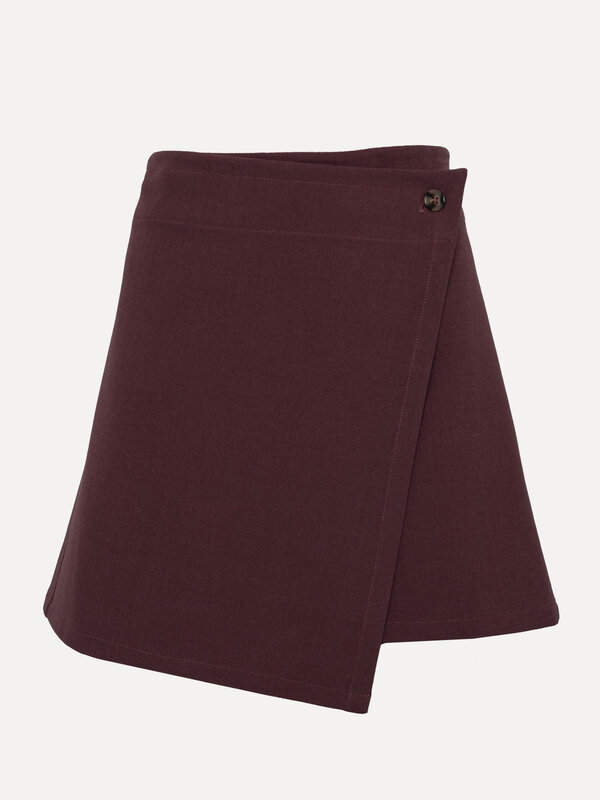 Les Soeurs Wrap skirt Avery 2. Go for an effortlessly cool look with this burgundy wrapped skirt, a trendy addition to yo...
