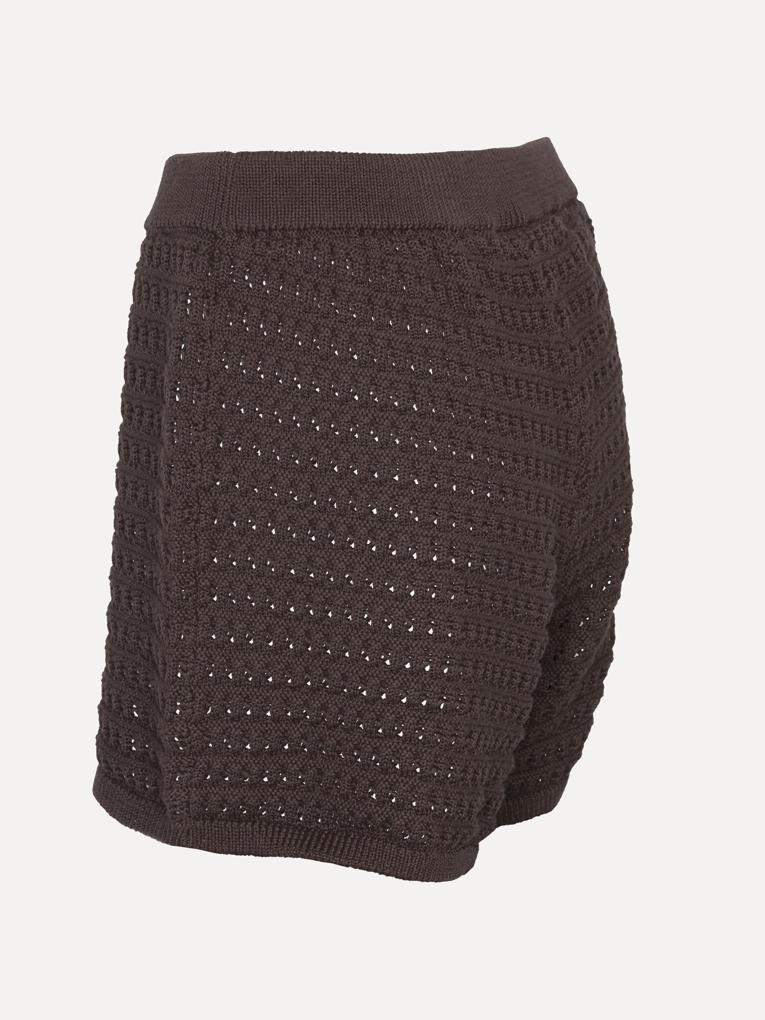 Les Soeurs Gehaakte short Yuki 8. Elke zomergarderobe heeft een favoriete short! Deze gehaakte short in een warme bruine ...