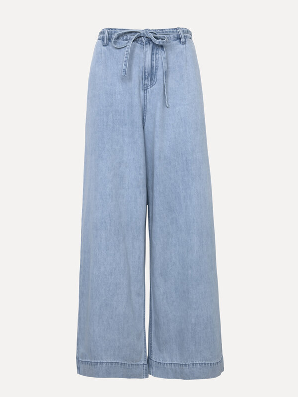 Les Soeurs Pantalon Maya 2. Alliez confort et style avec ce pantalon à jambes larges. Doté d'une taille haute flatteuse e...