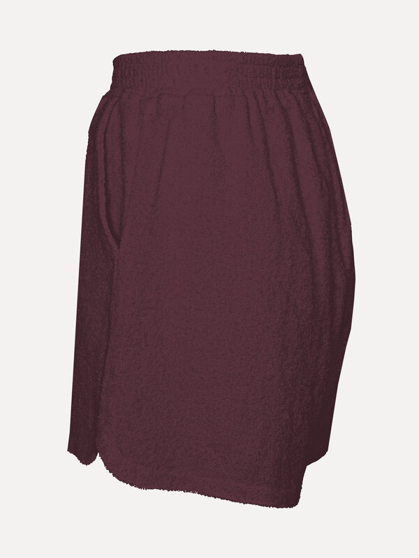 Les Soeurs Towel shorts Attina 8. Step into style with this Towel short in a rich bordeaux color. Made from a soft, comfo...