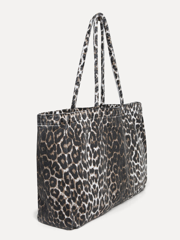 Les Soeurs Sac Abel 3. Ce sac est conçu pour être à la fois un accessoire de mode et un accessoire fonctionnel. Il offre ...