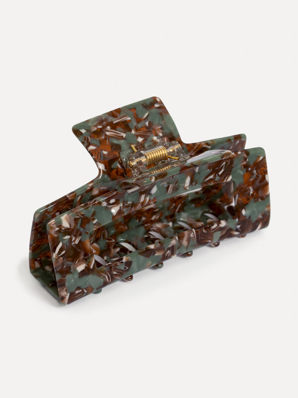 Les Soeurs Resin hair Clip rectangle 2. Opt for timeless style and functionality with this large green-brown hairpin, an ...