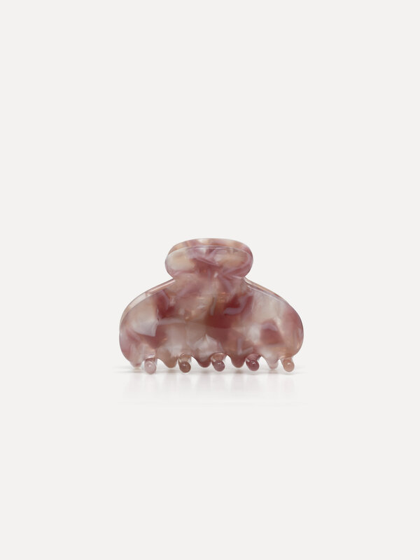 Les Soeurs Resin Hair clip Round 1. An elegant pink marble pattern comes to life in this small hairpin, which is not only...