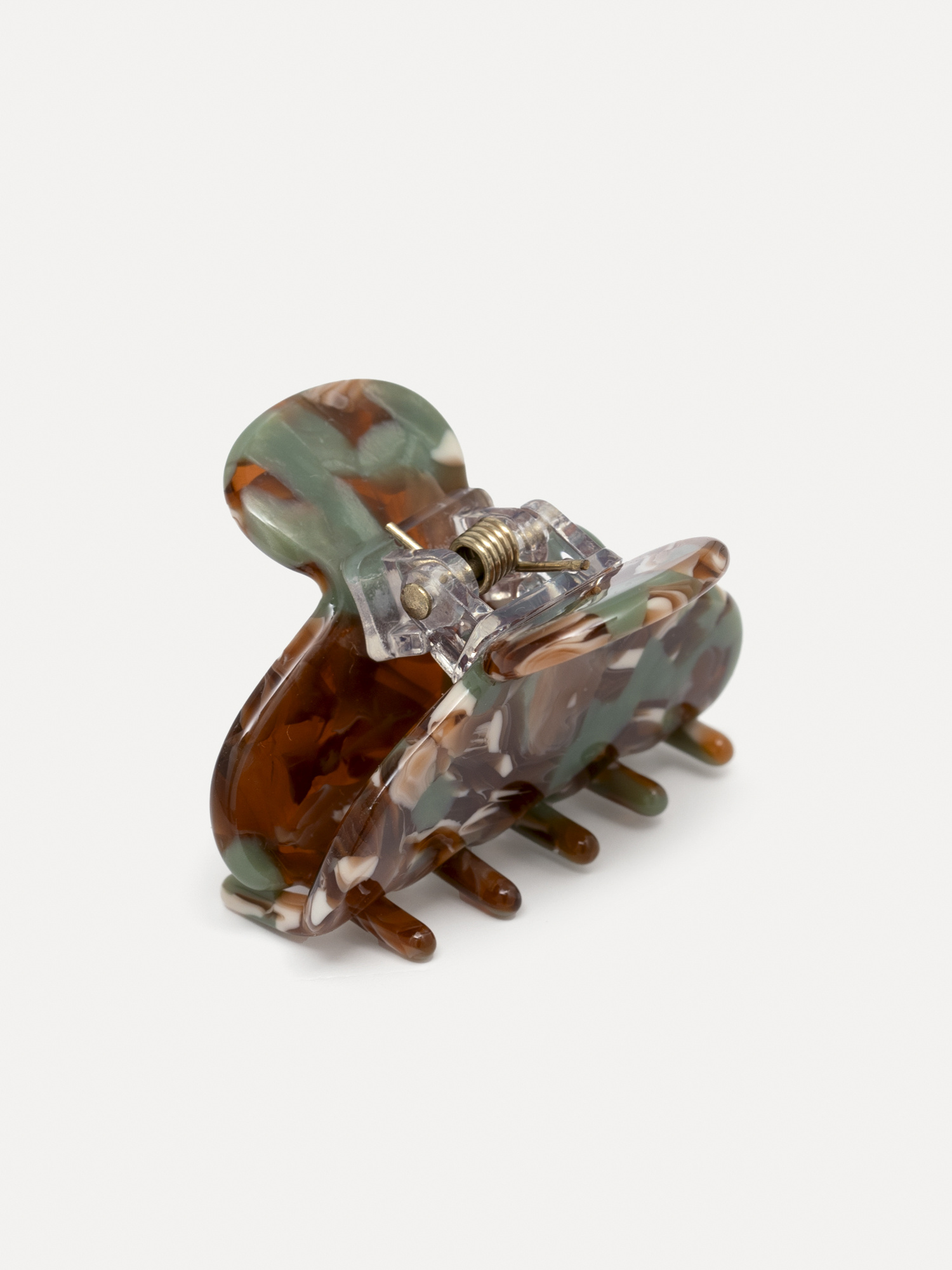 Les Soeurs Resin Hair clip Round 2. Opt for functional earthy tones with this small hairpin, a perfect choice to keep you...