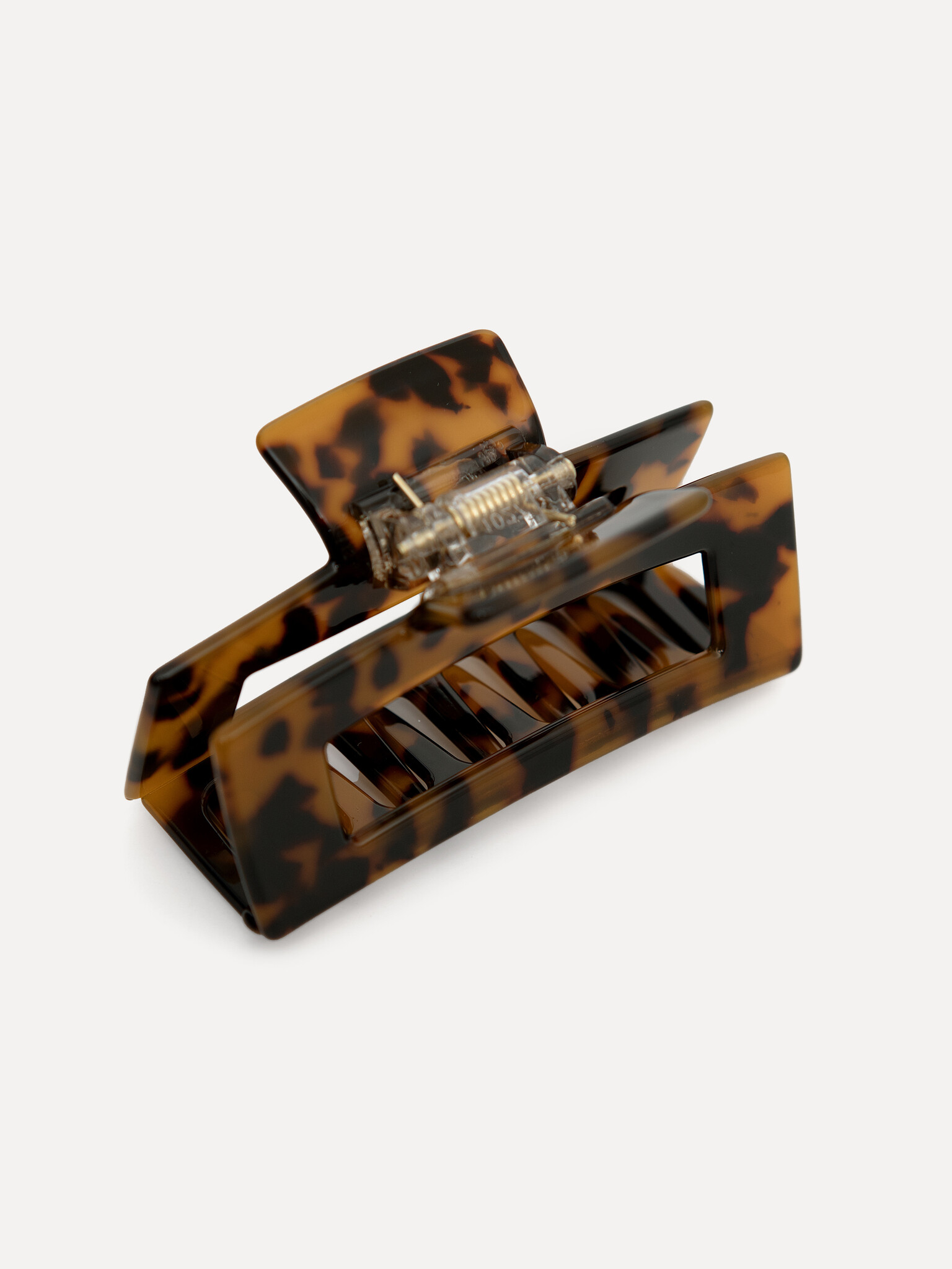 Les Soeurs Resin haarspeld rechthoekig 2. A large hairpin made of a sturdy quality in a timeless design. The spelled has ...