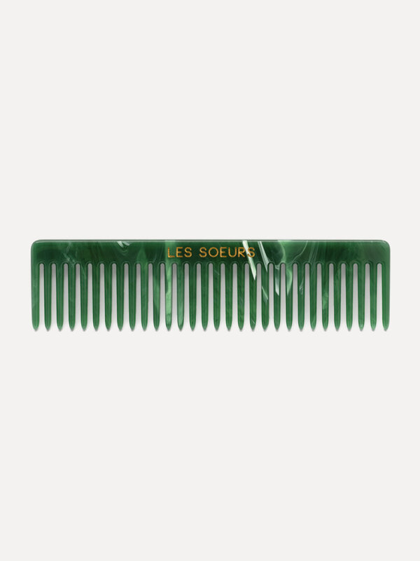 Les Soeurs Resin Hair comb 1. Upgrade your hair care routine with this green comb, crafted from resin for a luxurious tou...