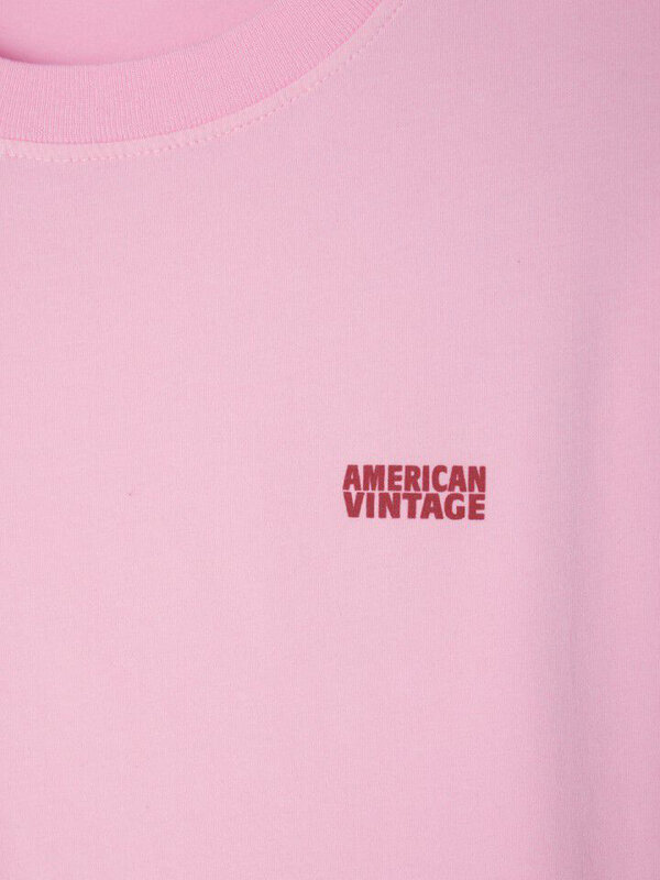 American Vintage T-Shirt met lange mouwen Pymaz 5. Omarm moeiteloos een casual stijl met dit comfortabele roze t-shirt me...