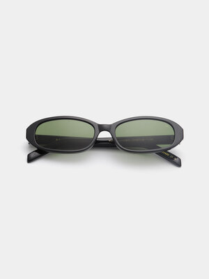 Sunglasses Macy. Macy is a super-sleek model, inspired by the 90s, designed with a slight upward effect, oval narrow lens...