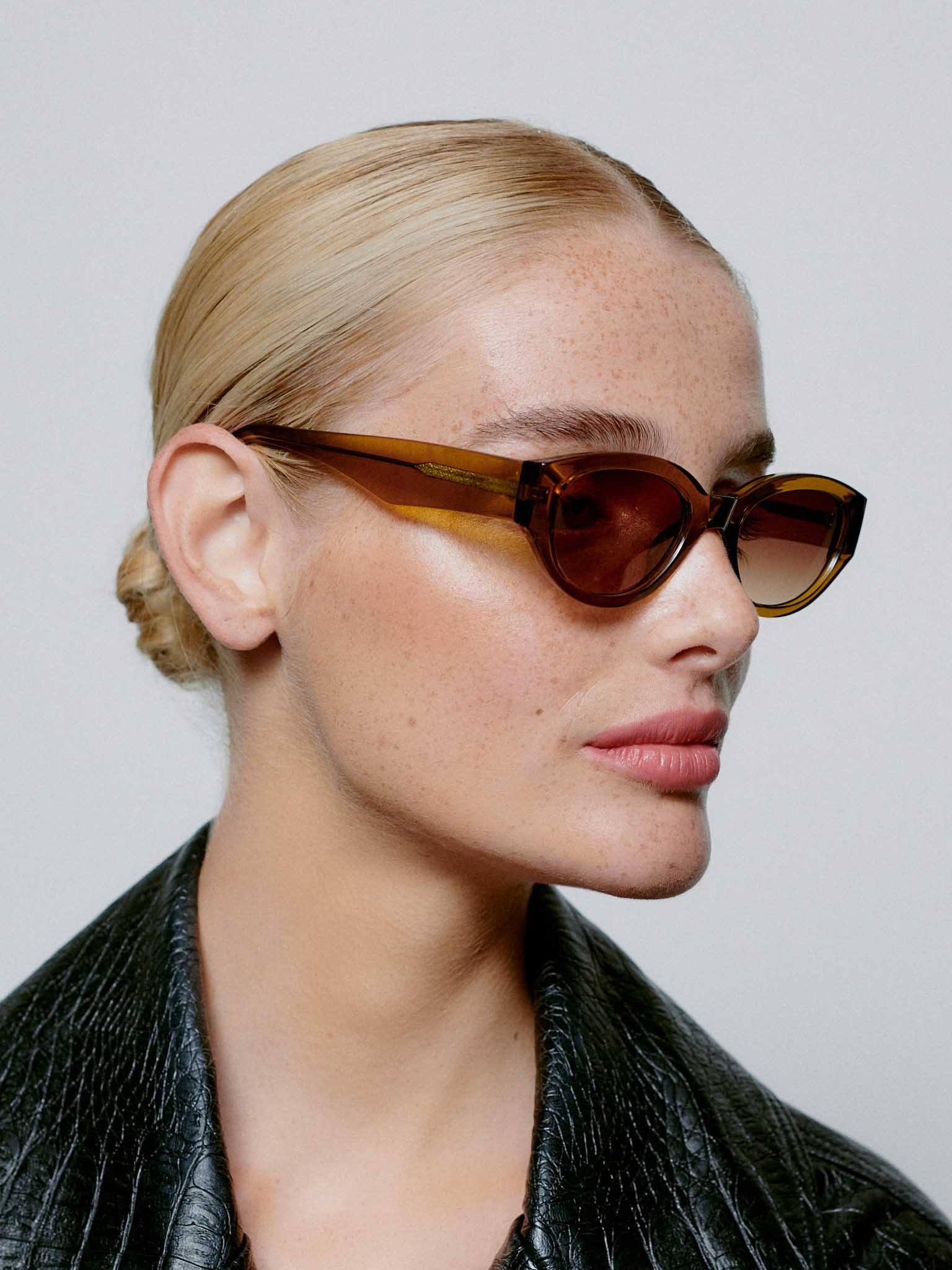 A.Kjaerbede sunglasses Winnie 3. Winnie is a modern classic. Inspired by contemporary Scandinavian fashion trends. The su...