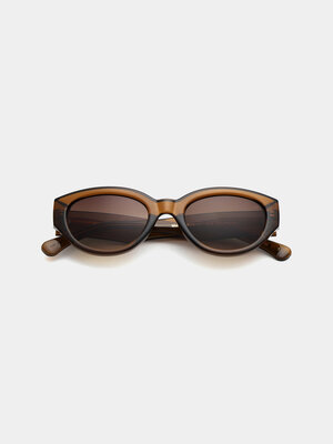 Lunettes de soleil Winnie. Winnie est un classique moderne. Inspirée par les tendances de la mode scandinave contemporain...