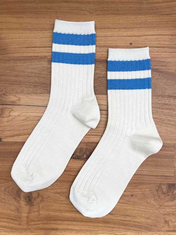 Le Bon Shoppe Sokken Her Varsity 2. Deze sokken zijn een gestreepte versie van de originele Her sokken die klassiek gerib...