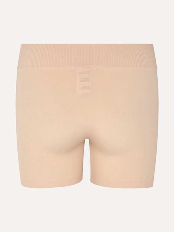 MBYM Naadloze short Kiran Armelle 5. Kies voor comfort en discretie met deze naadloze shorts in een zachte nude kleur, on...