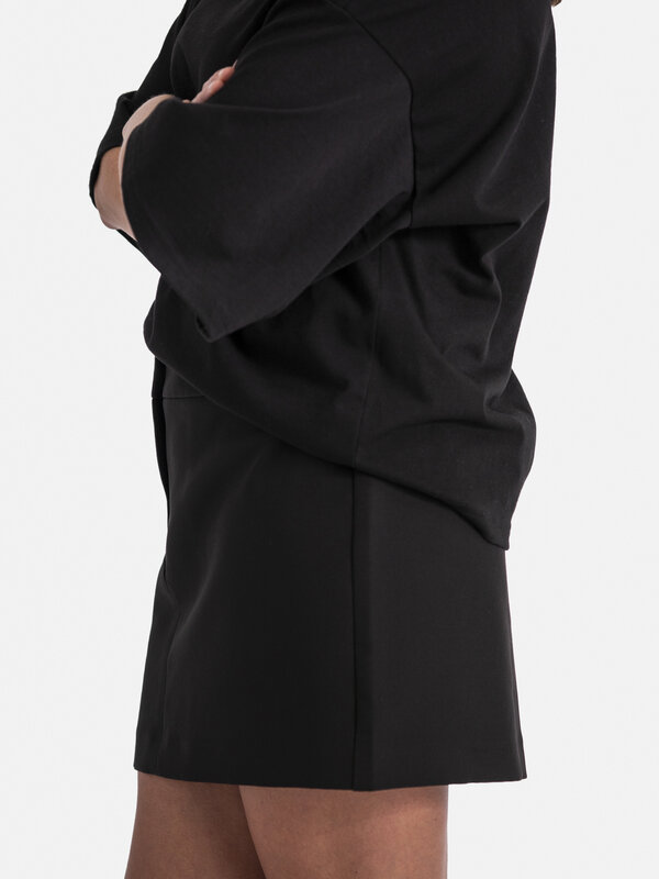 Edited Jupe courte Freya 4. Un incontournable de votre garde-robe, cette mini-jupe intemporelle offre d'innombrables comb...