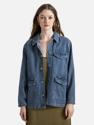 Denim vest Marley. Een tijdloos model voor de tussenseizoenen mag niet ontbreken in je garderobe. Met zijn tijdloze klass...