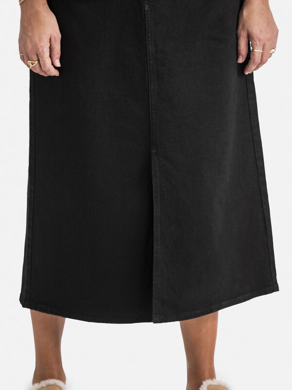 Selected Denim jupe mi-longue Gerda 6. Retournez à l'essentiel avec cette jupe en denim. Fabriqué en coton recyclé avec u...