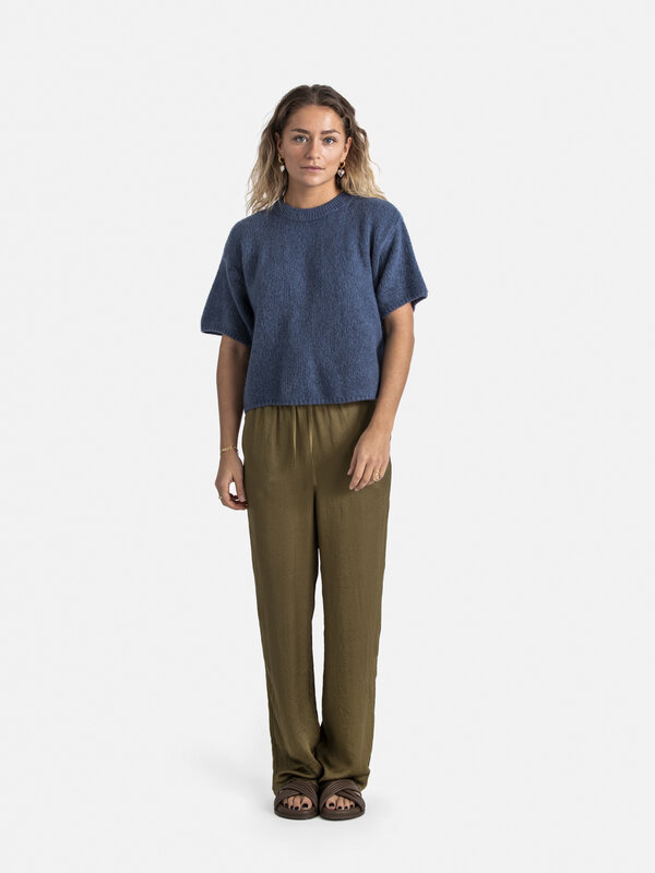 Le Marais Pull en maille Dora 3. Ce pull en tricot décontracté à manches courtes est un incontournable pour vos tenues qu...