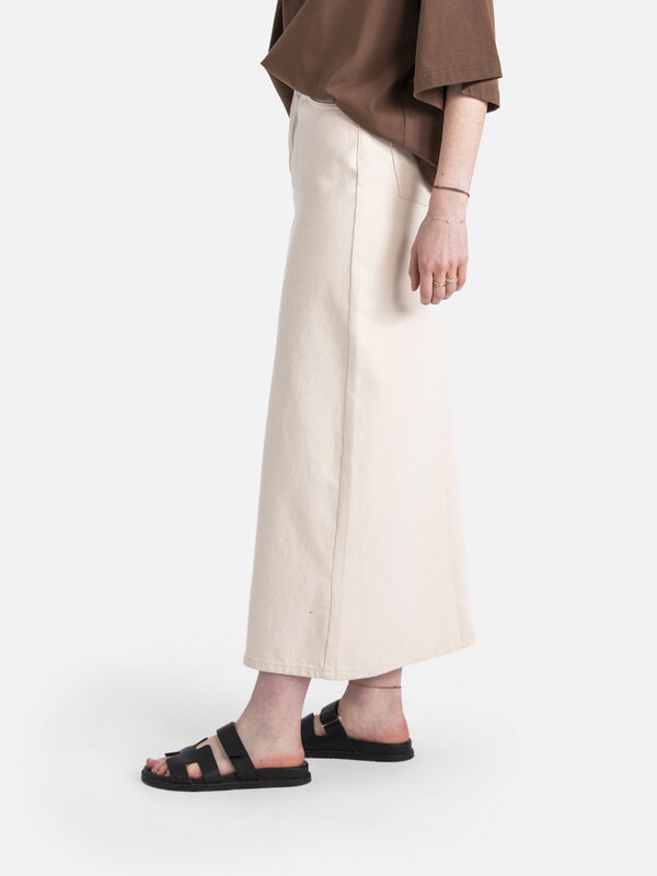 Les Soeurs Midi skirt Jaja 5. A midi skirt is the perfect transitional piece to have in your wardrobe. Create a timeless ...