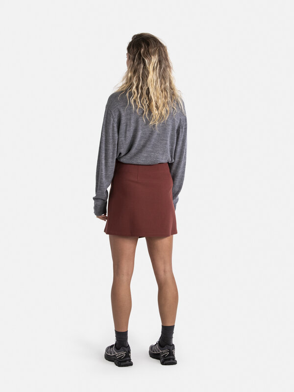 Les Soeurs Wrap skirt Avery 7. Go for an effortlessly cool look with this burgundy wrapped skirt, a trendy addition to yo...