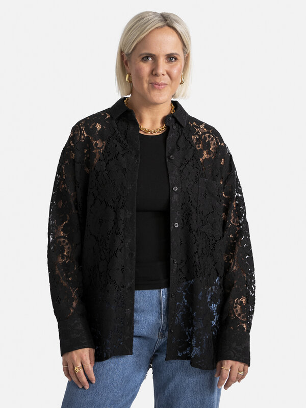 Les Soeurs Lace shirt Merle 4. Transform your outfit with this stunning black lace shirt, a true eye-catcher. Whether you...