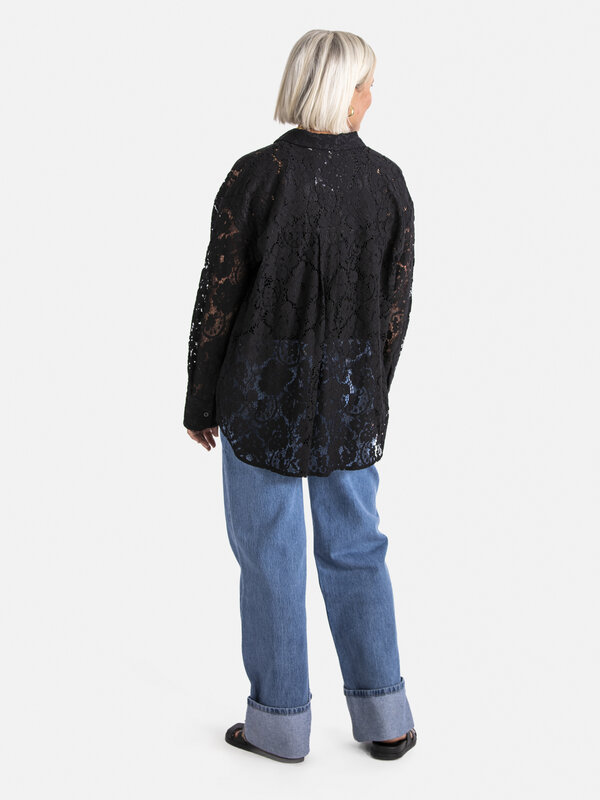 Les Soeurs Lace shirt Merle 7. Transform your outfit with this stunning black lace shirt, a true eye-catcher. Whether you...