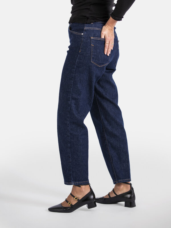 Selected Teinte foncée jean Dagmar 7. Ce jean vous donne un look sans effort. Doté d'une jambe fuselée, qui crée un effet...