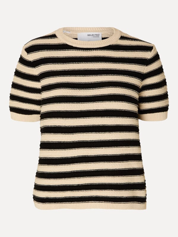 Selected Knitted top Dora 1. This knitted short-sleeve top is an essential item in your wardrobe, perfect for a stylish y...