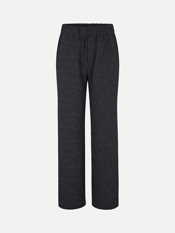 MBYM Pants Remi 1. Opt for refinement and comfort with this structured trouser, which not only forms an essential part of...